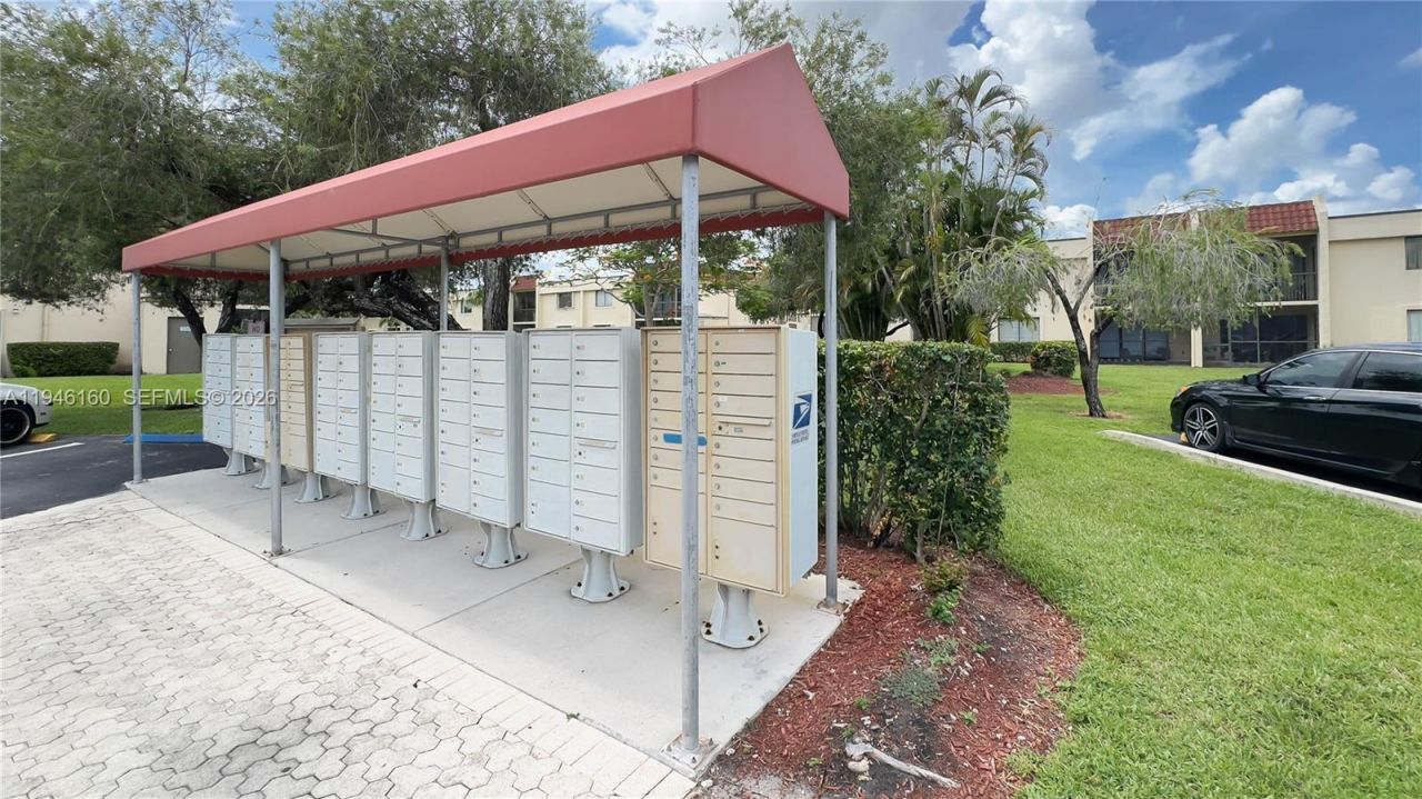 16461 Blatt Blvd, Unit 104, Weston, FL 33326 Photo