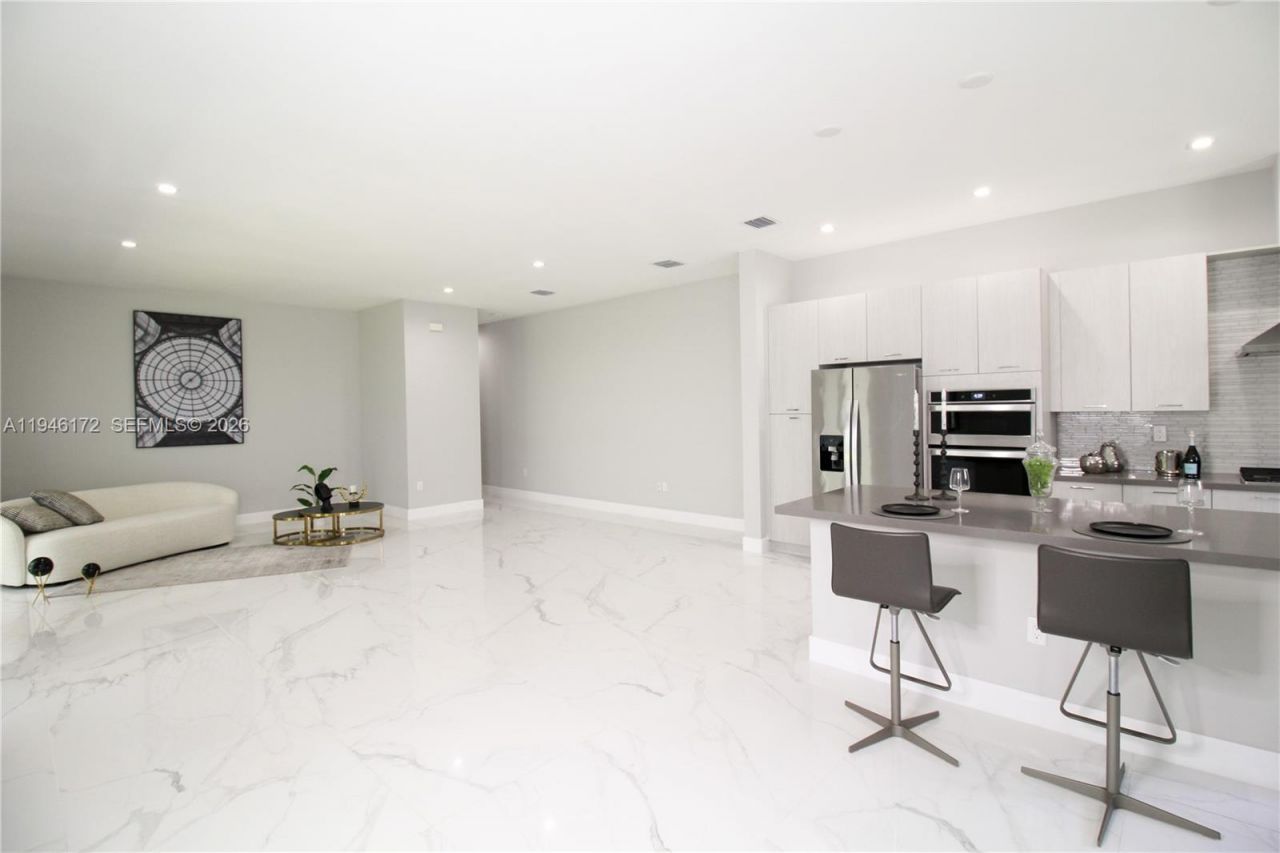 4349 NW 81st Ave, Doral, FL 33166 Photo