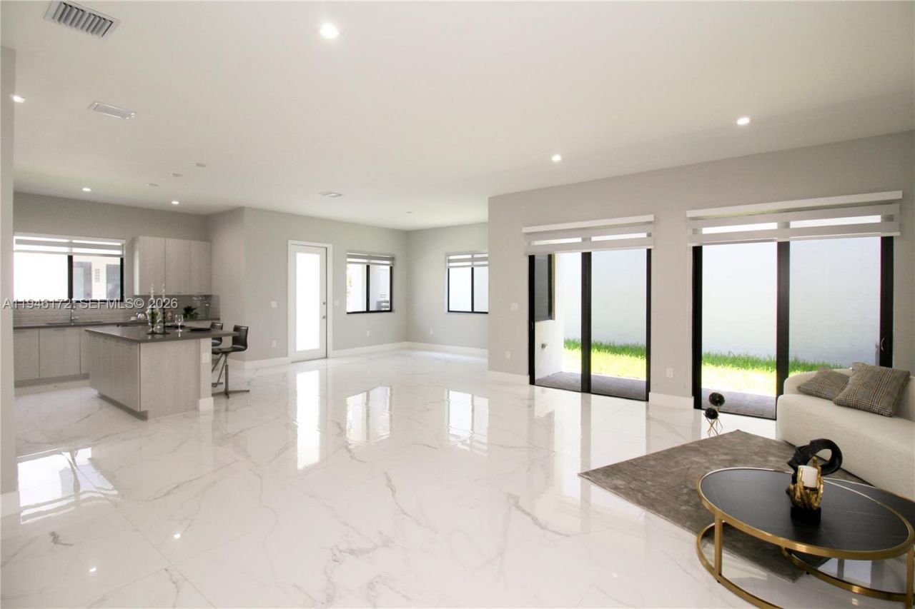 4349 NW 81st Ave, Doral, FL 33166 Photo