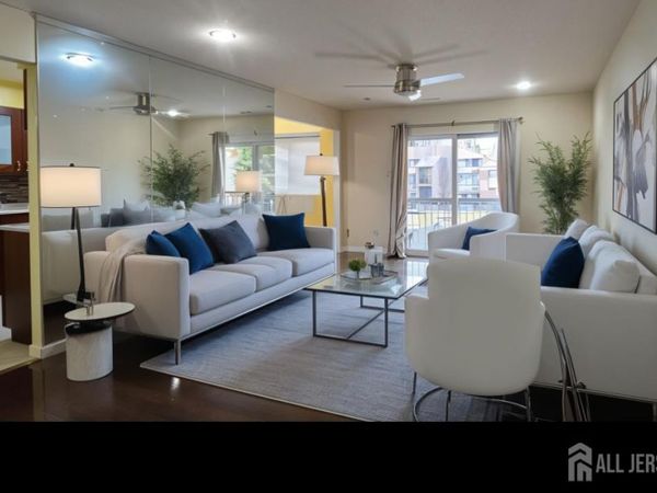 806 Edison Glen Terrace, Edison, NJ 08837