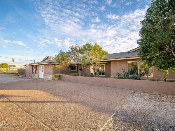 4901 W GREENWAY Road, Glendale, AZ 85306