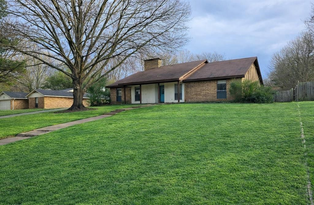 414 Jo Aynn Circle, Bonham, TX 75418 Main Photo