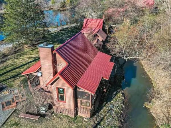 64 Bear Lake Drive, Blue Ridge, GA 30513