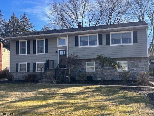 2 Holderith Rd, West Caldwell, NJ 07006