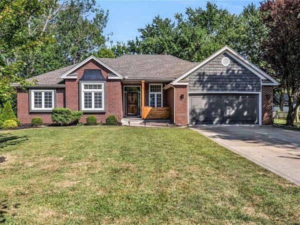 7803 NW Lynns Lane, Weatherby Lake, MO 64152