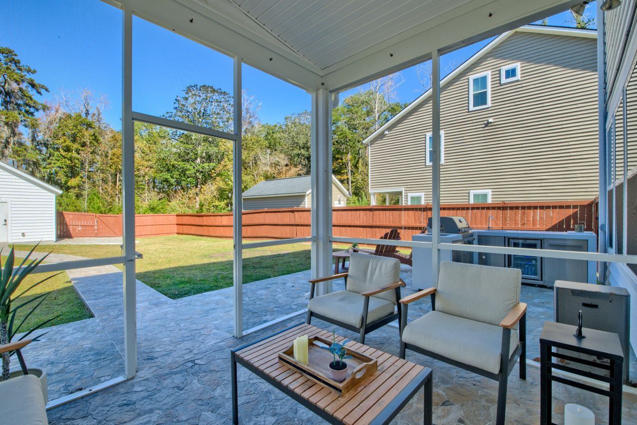 190 Barons Drive Photo 17