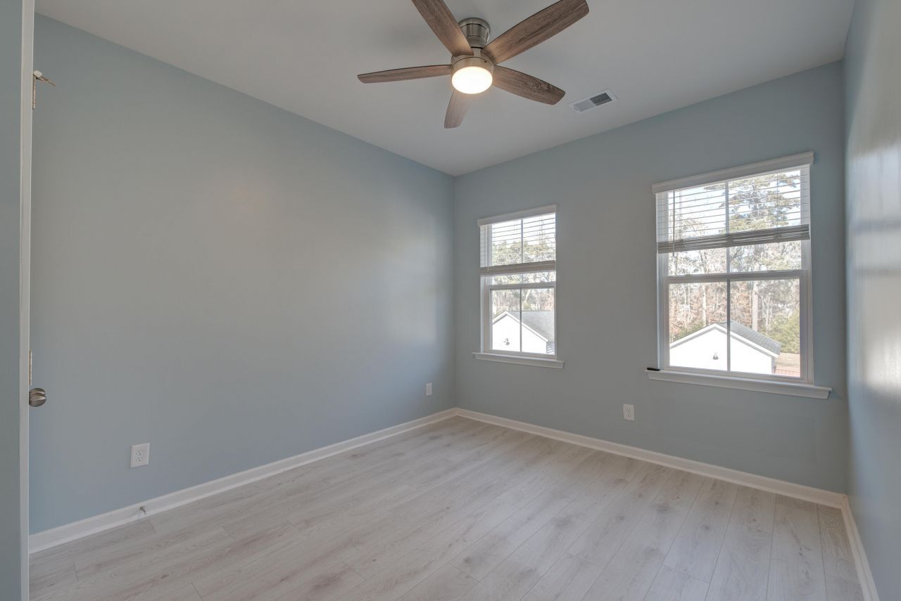 190 Barons Drive Photo 40