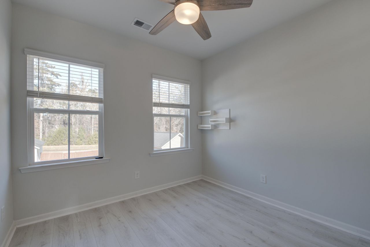 190 Barons Drive Photo 46