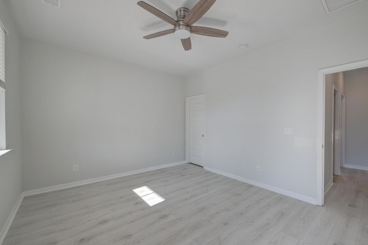 190 Barons Drive Photo 47