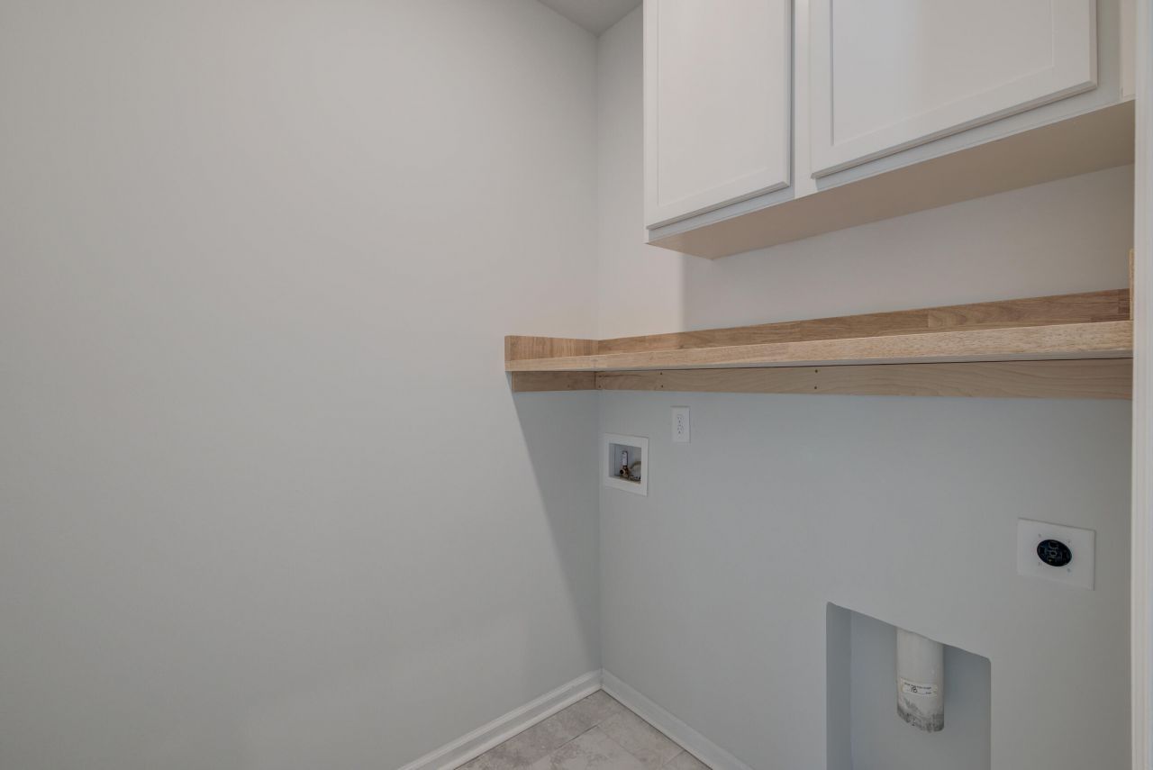 190 Barons Drive Photo 52