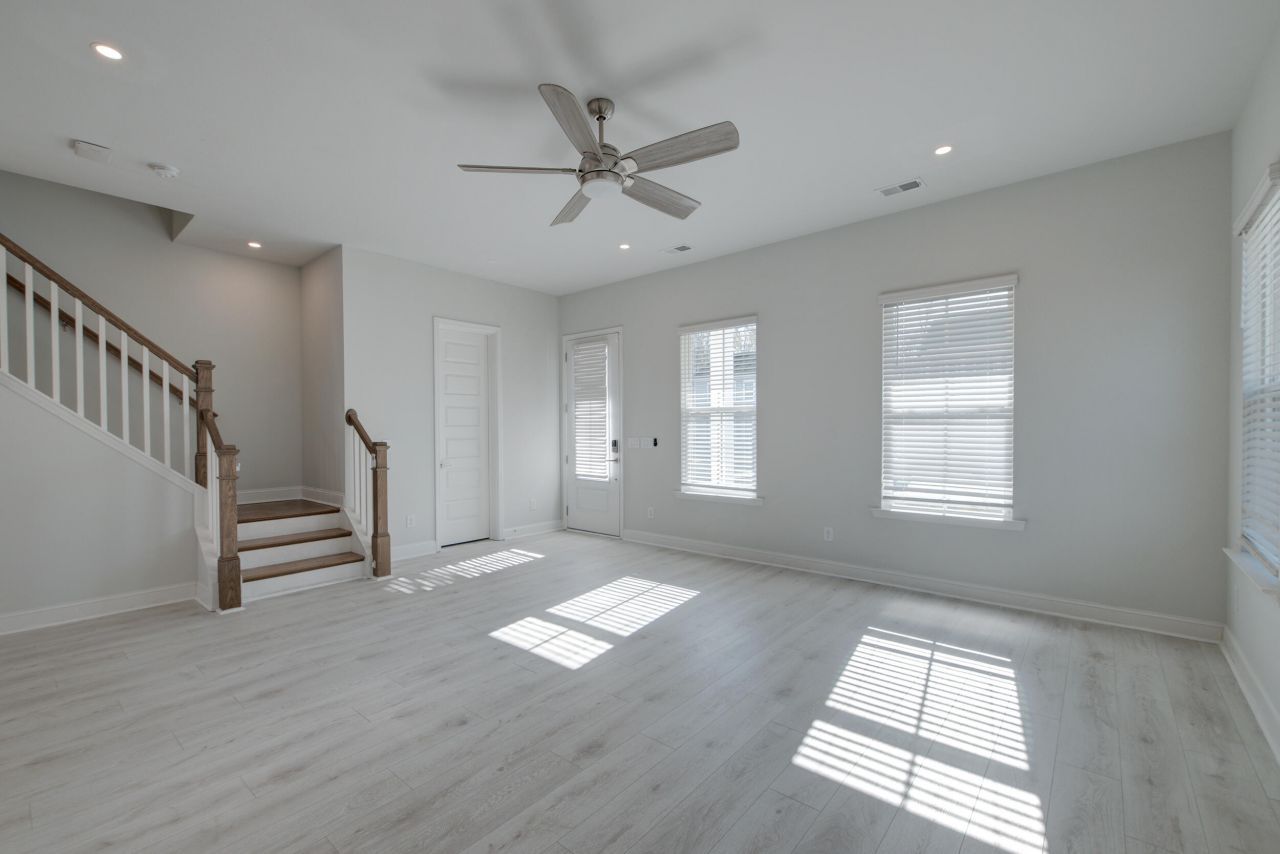 190 Barons Drive Photo 59