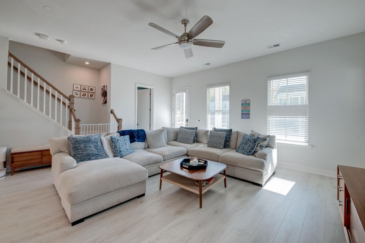 190 Barons Drive Photo 60