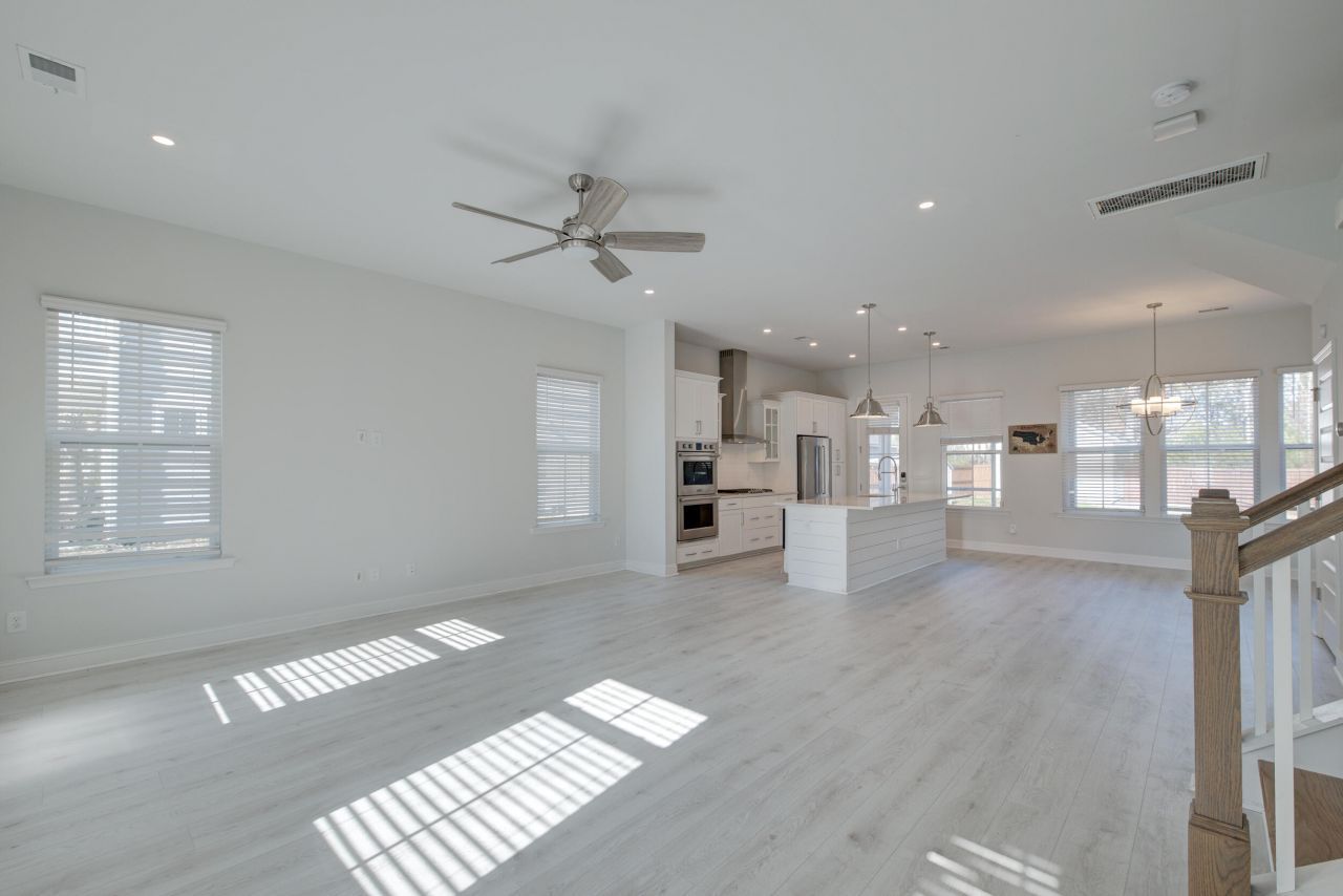 190 Barons Drive Photo 7