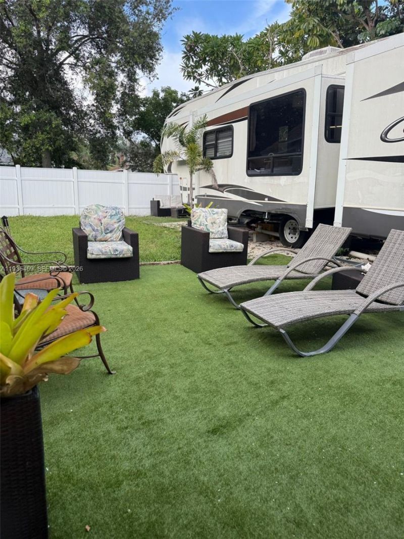 400 NE 3rd St , Pompano Beach, FL 33060 Photo