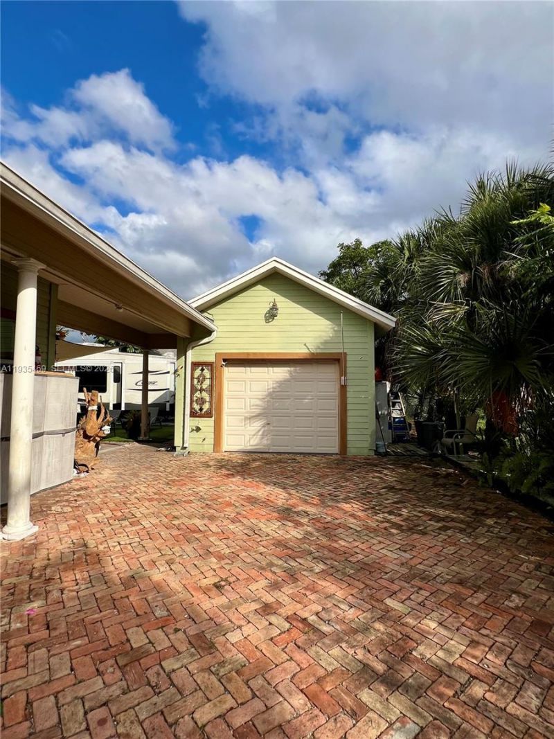 400 NE 3rd St , Pompano Beach, FL 33060 Photo