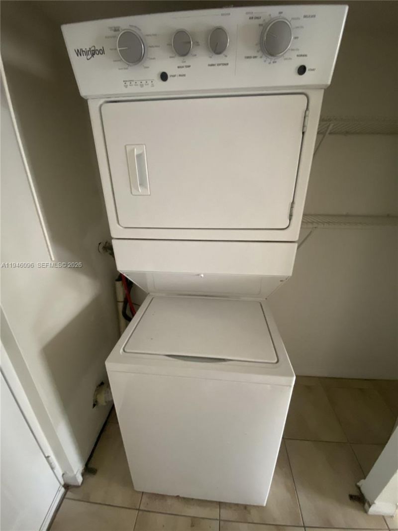 8290 Lake Dr , Unit 533, Doral, FL 33166 Photo