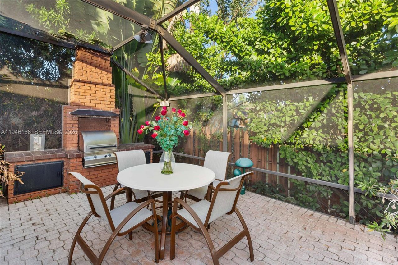 8115 SW 92nd Ct , Miami, FL 33173 Photo