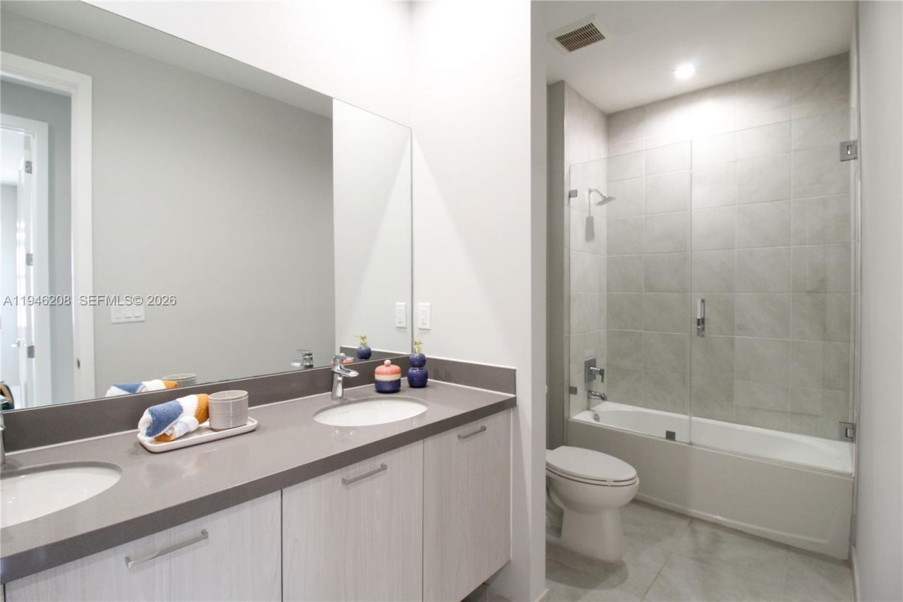 4349 NW 81st Ave, Unit 4349, Doral, FL 33166 Photo