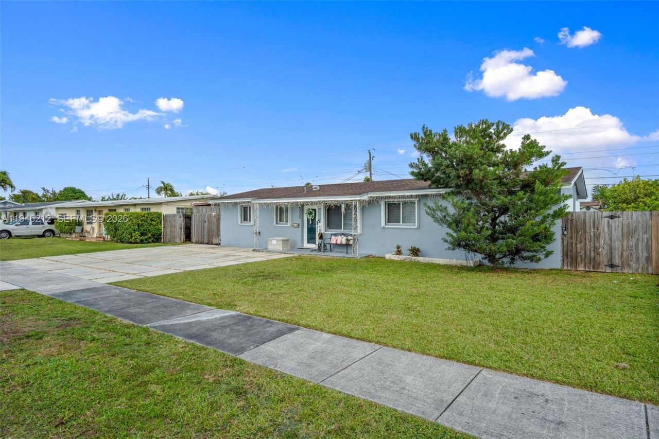 4335 SW 98th Ct, Miami, FL 33165 Photo