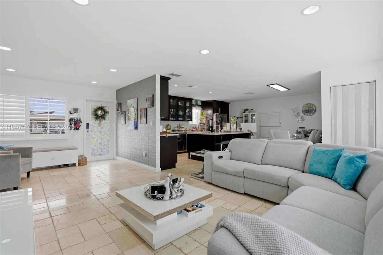 4335 SW 98th Ct, Miami, FL 33165 Photo