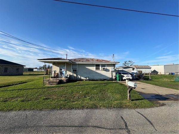 2205 PAUL GAUDET Street, Paulina, LA 70763
