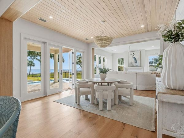 803 Bayshore Dr, Pensacola, FL 32507