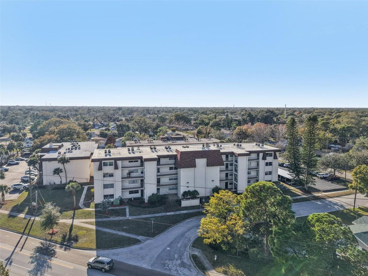 209 NE Lincoln Circle N, Unit 309, Saint Petersburg, FL 33702 Photo