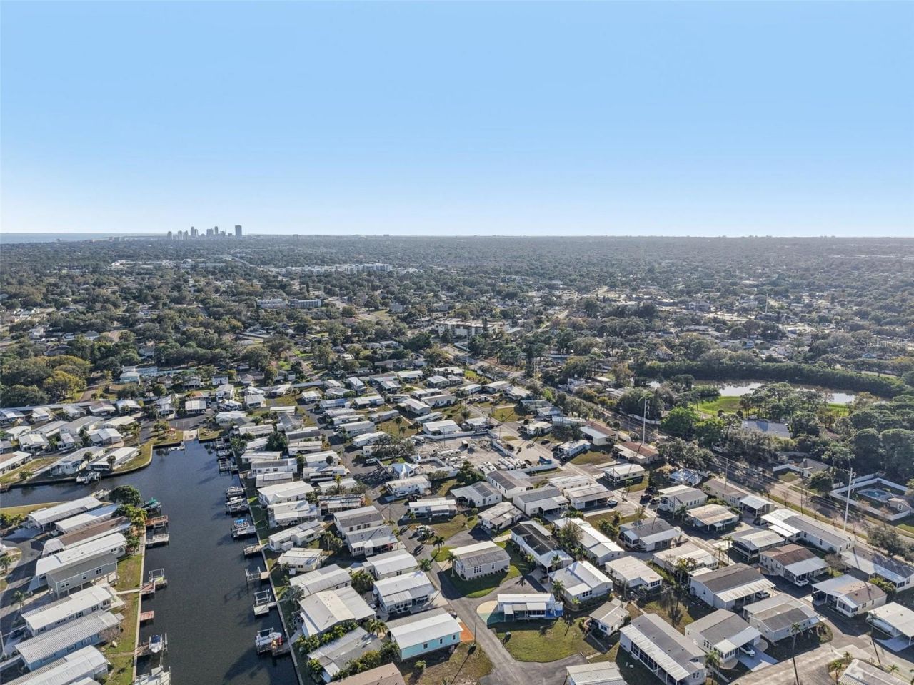 209 NE Lincoln Circle N, Unit 309, Saint Petersburg, FL 33702 Photo