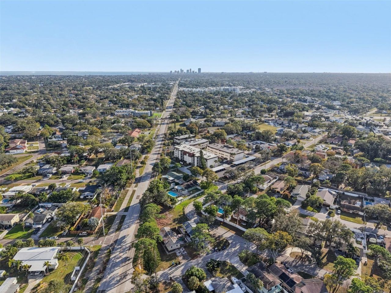 209 NE Lincoln Circle N, Unit 309, Saint Petersburg, FL 33702 Photo