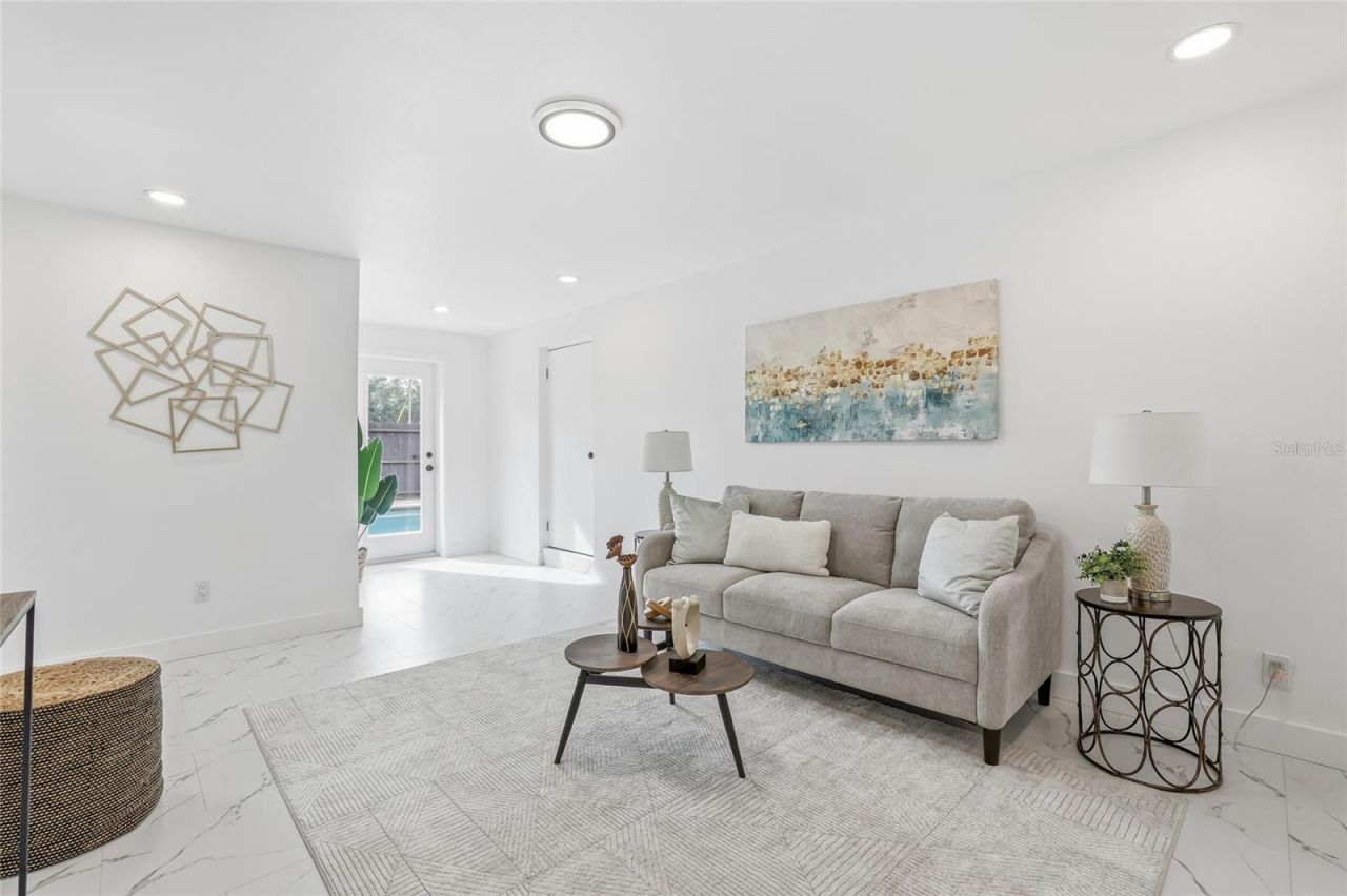 4095 Locust Street Ne, Saint Petersburg, FL 33703 Photo