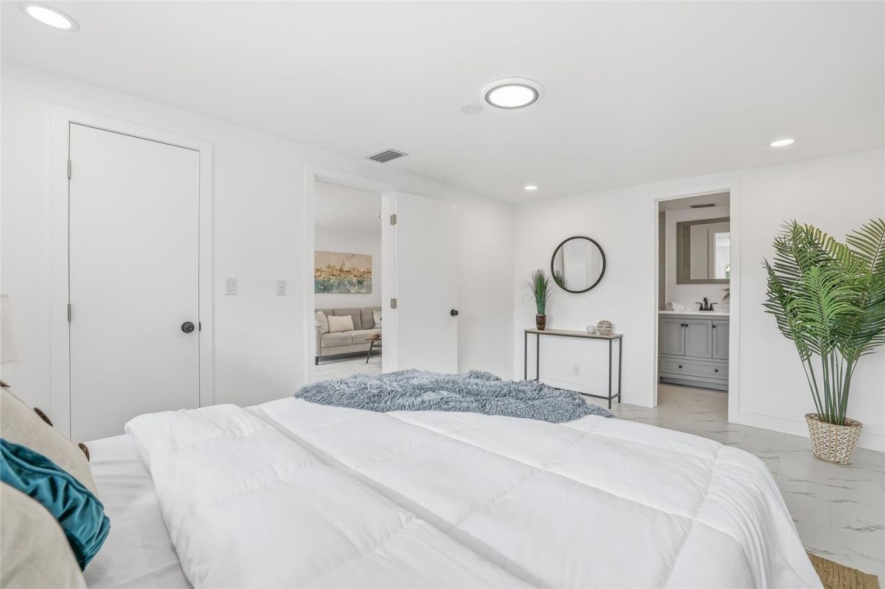 4095 Locust Street Ne, Saint Petersburg, FL 33703 Photo