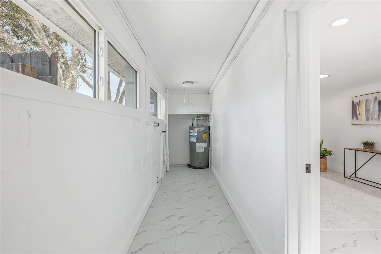 4095 Locust Street Ne, Saint Petersburg, FL 33703 Photo