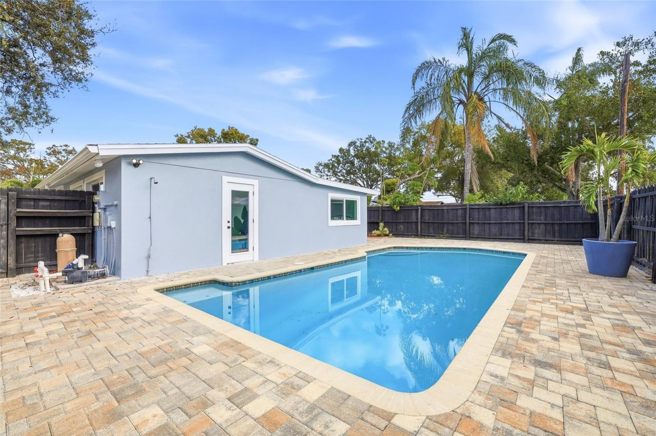 4095 Locust Street Ne, Saint Petersburg, FL 33703 Photo