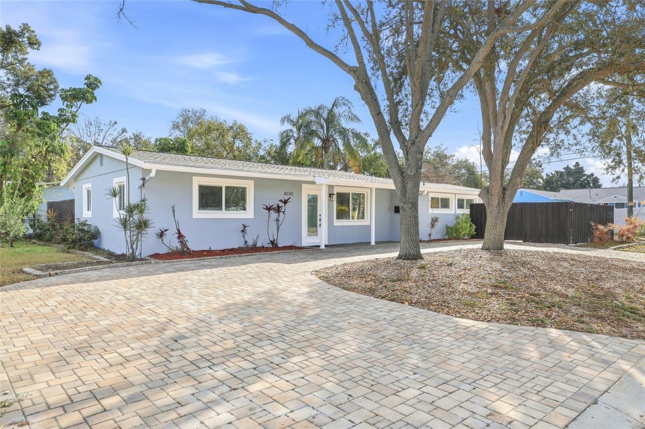 4095 Locust Street Ne, Saint Petersburg, FL 33703 Photo