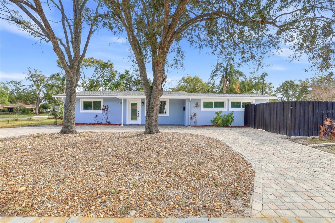4095 Locust Street Ne, Saint Petersburg, FL 33703 Photo