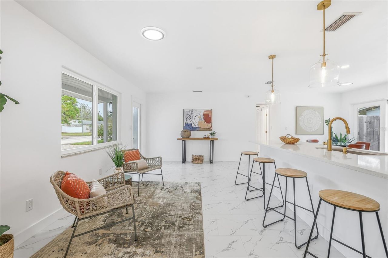 4095 Locust Street Ne, Saint Petersburg, FL 33703 Photo