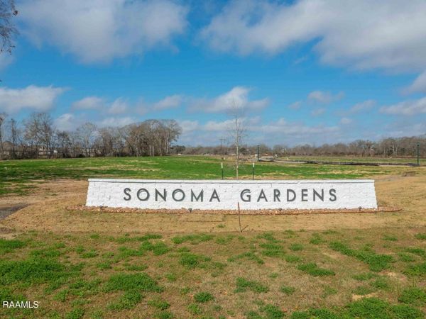 104 Castle Vine Way, Lafayette, LA 70508