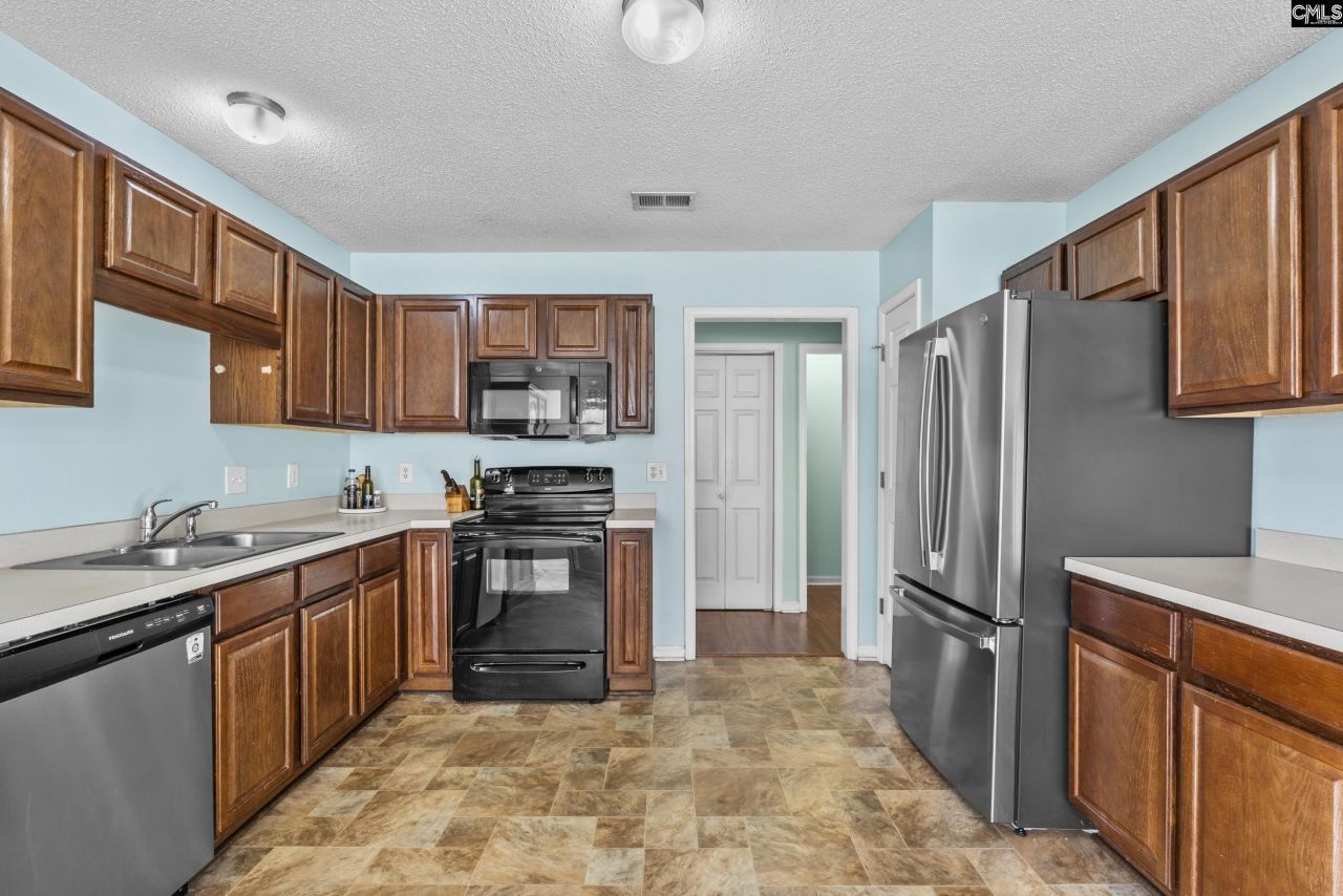 3 Foxwood Court Photo 6