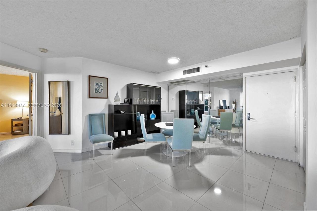 3530 Mystic Pointe Dr , Unit 303, Aventura, FL 33180 Photo