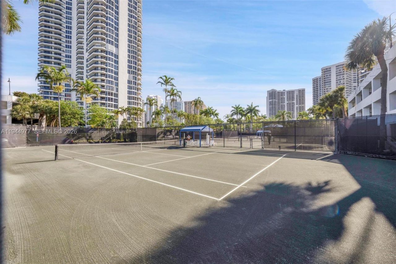 3530 Mystic Pointe Dr , Unit 303, Aventura, FL 33180 Photo