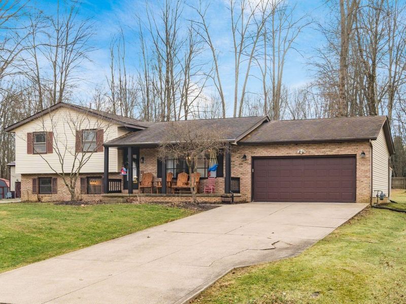 225 Carryback Drive SW, Pataskala, OH 43062 Photo 2