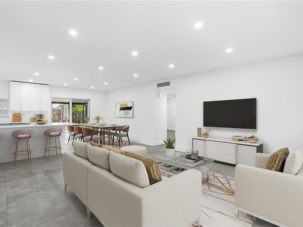 2564 Poinciana ST, NAPLES, FL 34105