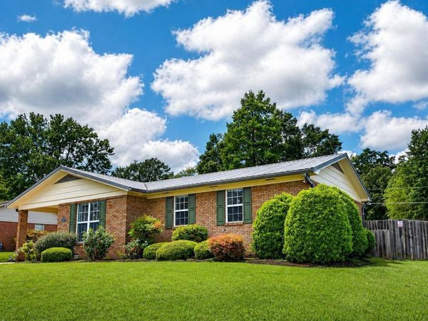 2049 Oakhurst Drive, Grenada, MS 38901