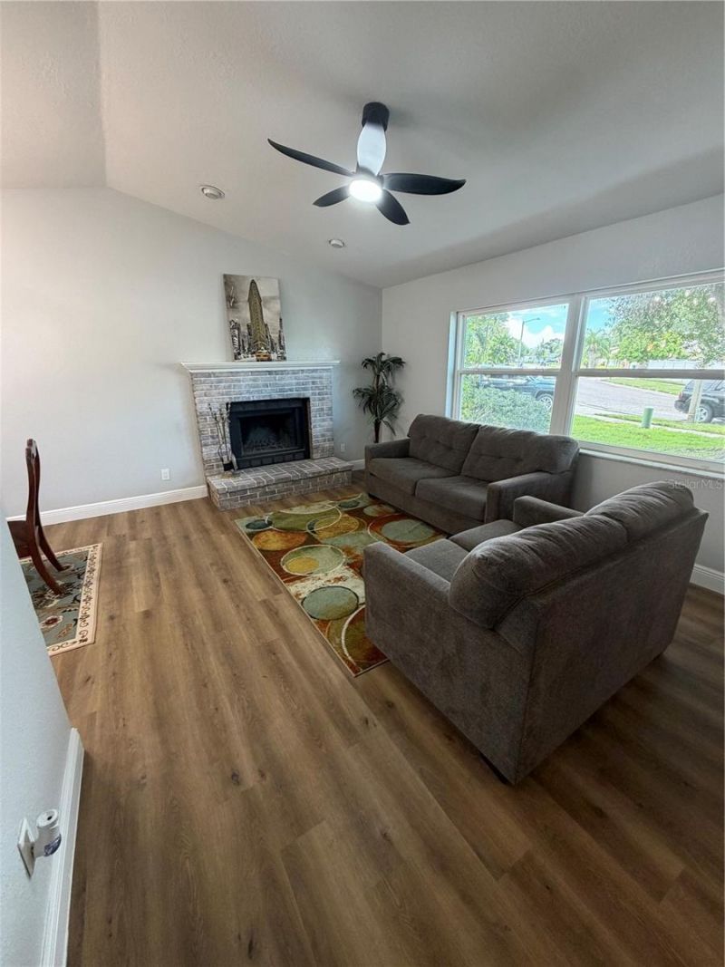 12195 71st Way, Largo, FL 33773 Photo