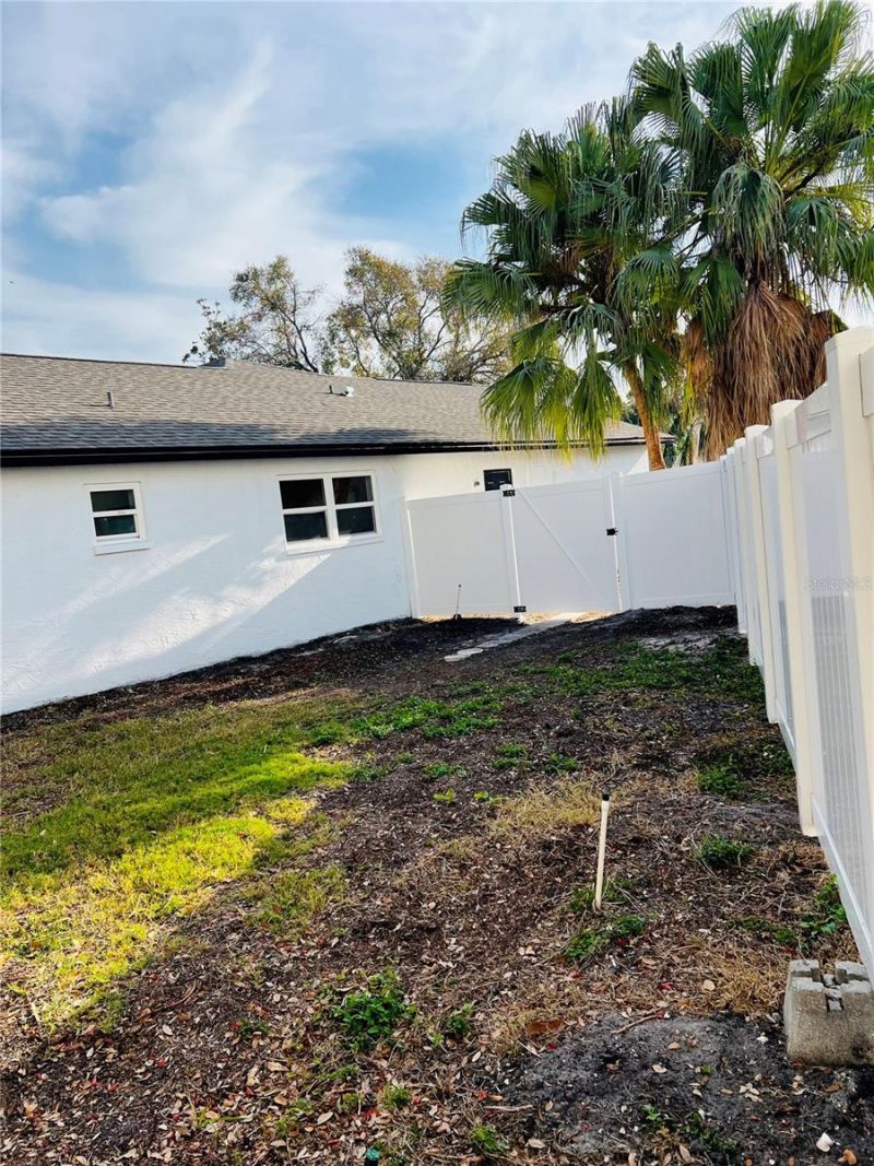 12195 71st Way, Largo, FL 33773 Photo
