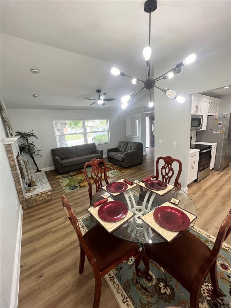 12195 71st Way, Largo, FL 33773 Photo