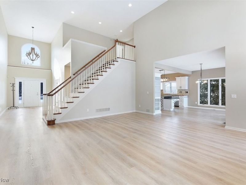 196 Chisholm Court, Aurora, OH 44202 Photo 5