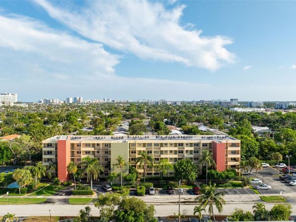 2400 NE 10th St , Unit 203, Pompano Beach, FL 33062
