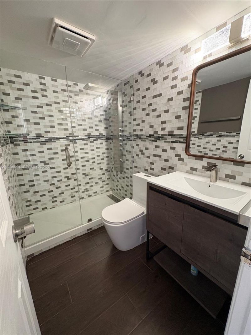 2400 NE 10th St , Unit 203, Pompano Beach, FL 33062 Photo