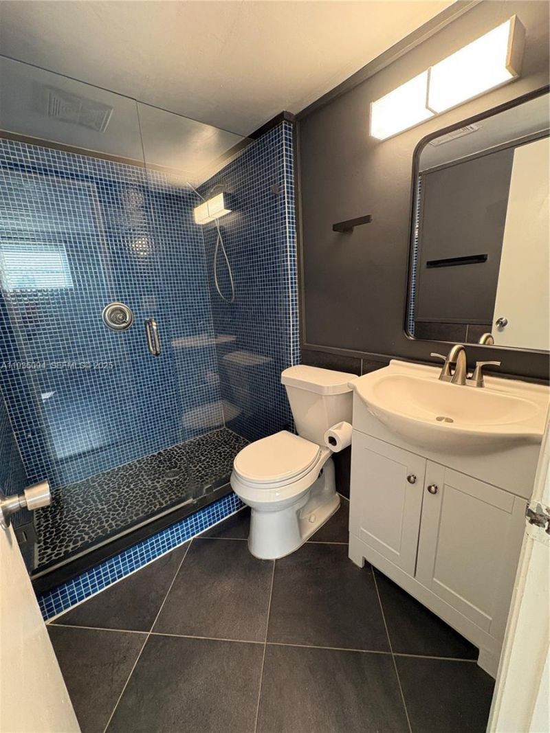 2400 NE 10th St , Unit 203, Pompano Beach, FL 33062 Photo